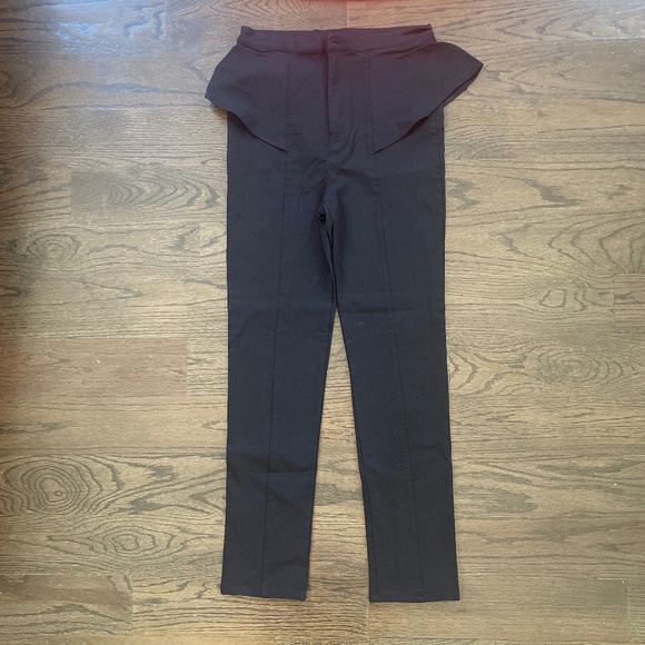 GUESS - Picture 2 of 5